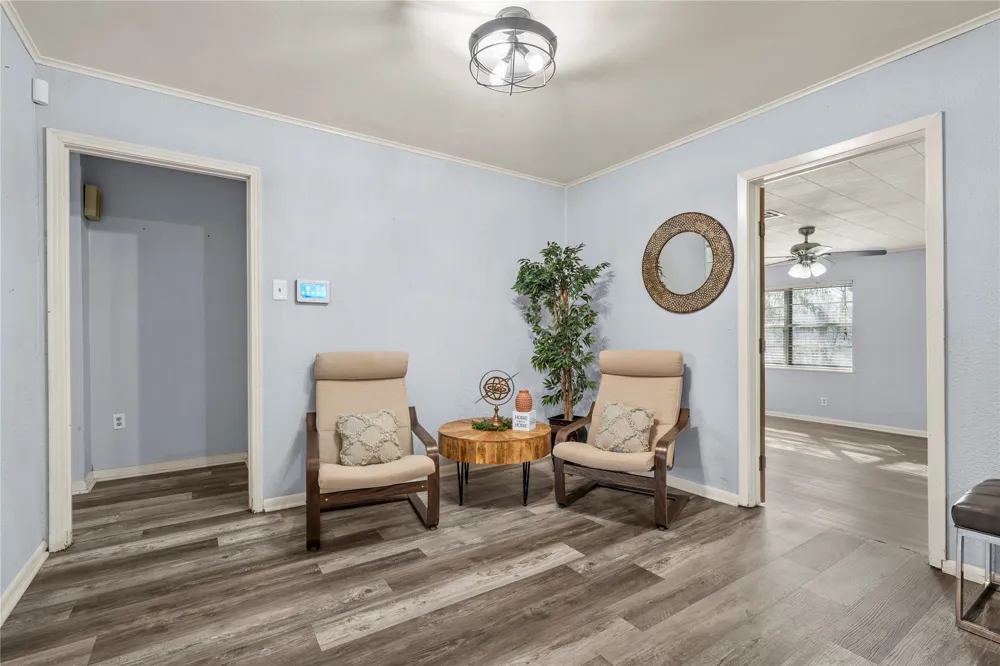 901 Main Street West, TX 76691