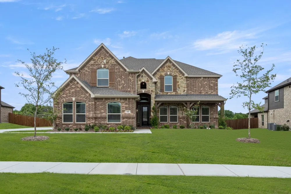 1001 E Hidden Lakes Drive DeSoto, TX 75115