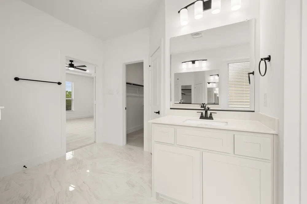 1001 E Hidden Lakes Drive DeSoto, TX 75115