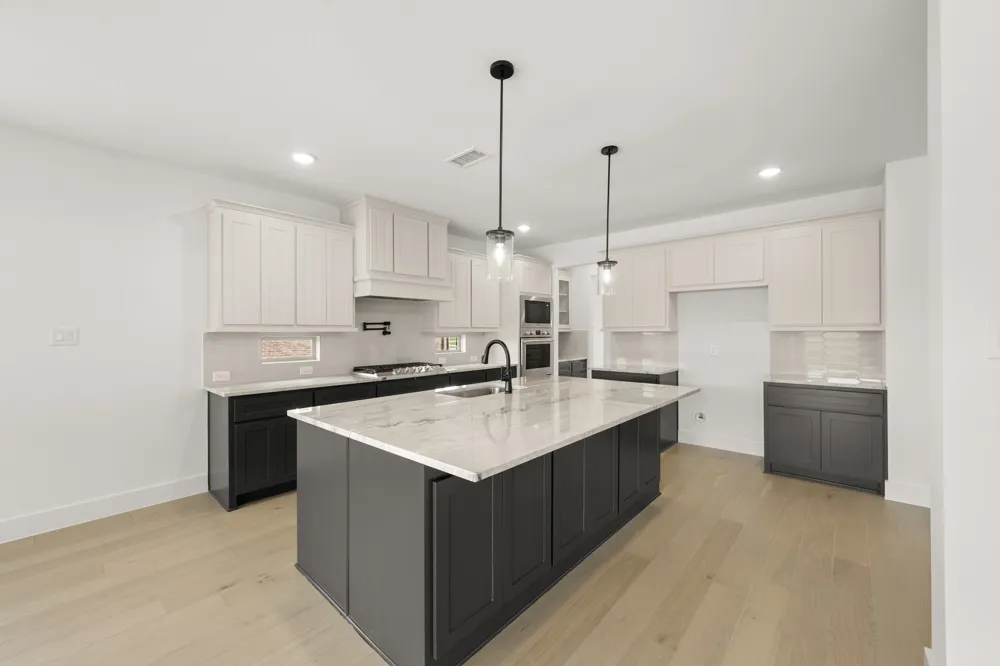 1001 E Hidden Lakes Drive DeSoto, TX 75115