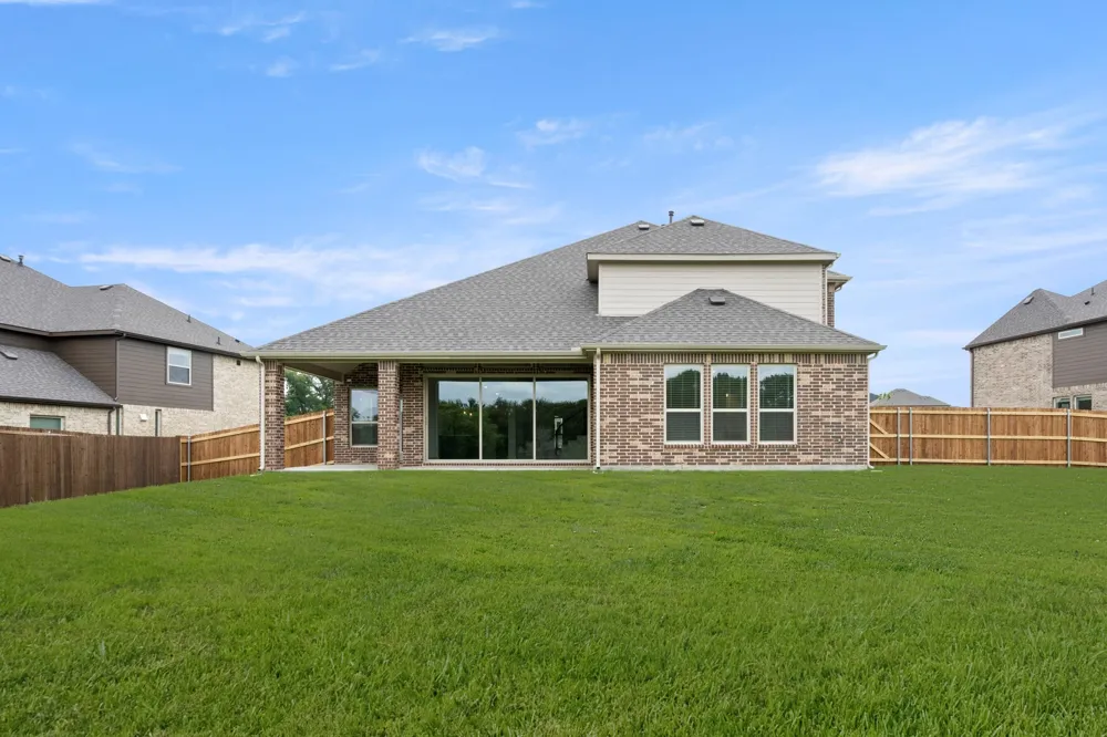 1001 E Hidden Lakes Drive DeSoto, TX 75115