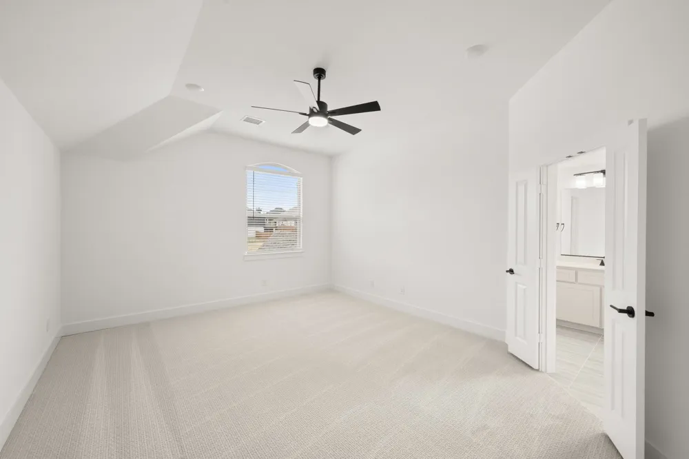 1001 E Hidden Lakes Drive DeSoto, TX 75115
