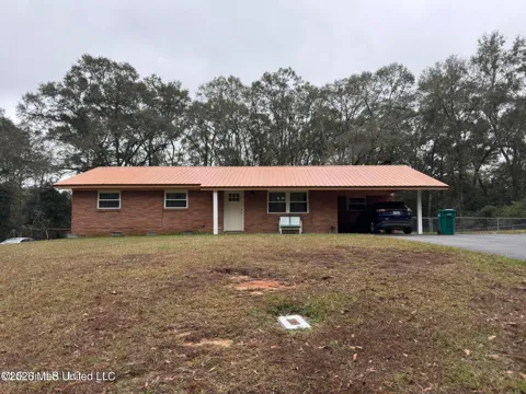 916 E College Avenue