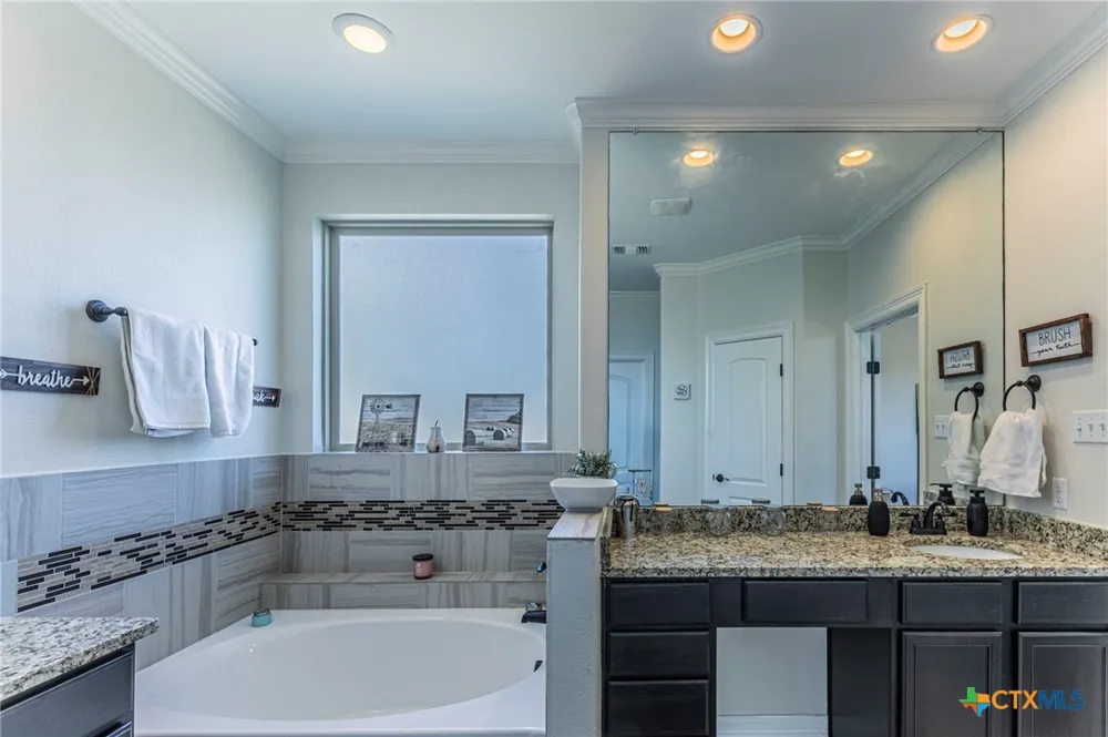 300 Magan Lane Jarrell, TX 76537