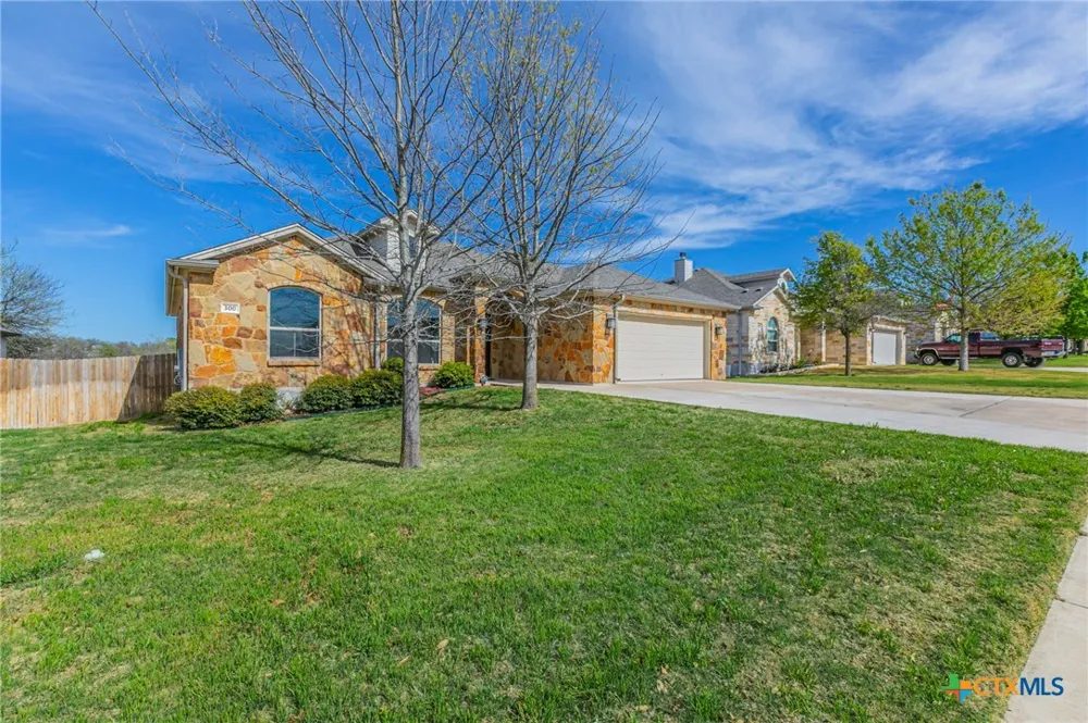 300 Magan Lane Jarrell, TX 76537