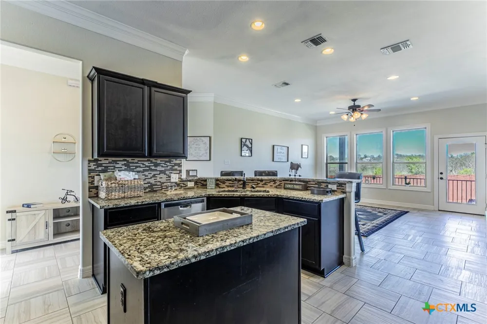 300 Magan Lane Jarrell, TX 76537