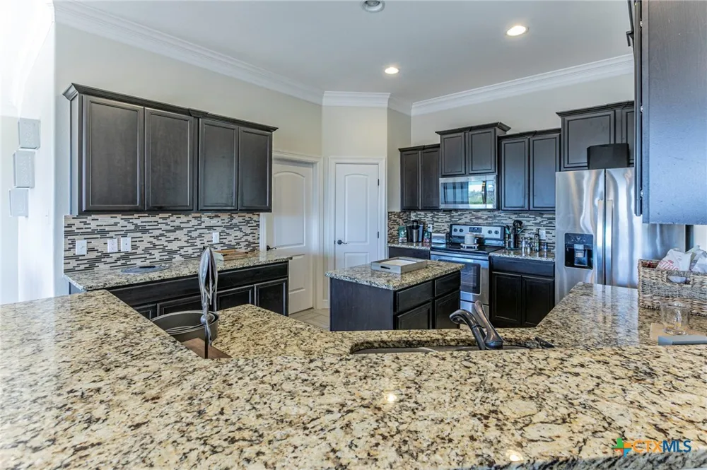 300 Magan Lane Jarrell, TX 76537