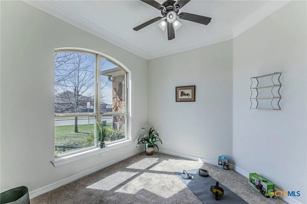 300 Magan Lane Jarrell, TX 76537