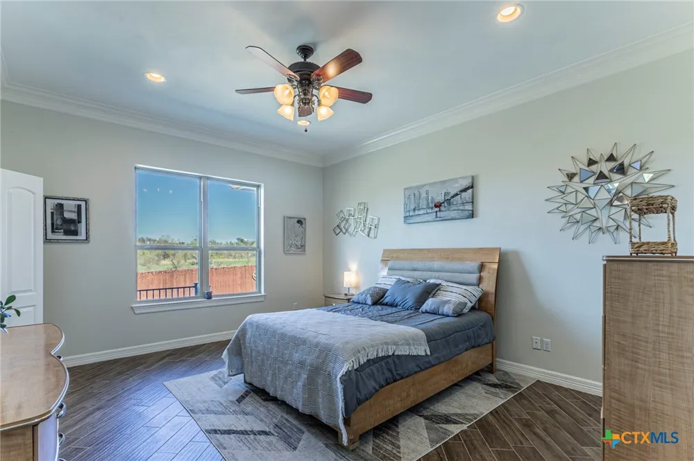 300 Magan Lane Jarrell, TX 76537