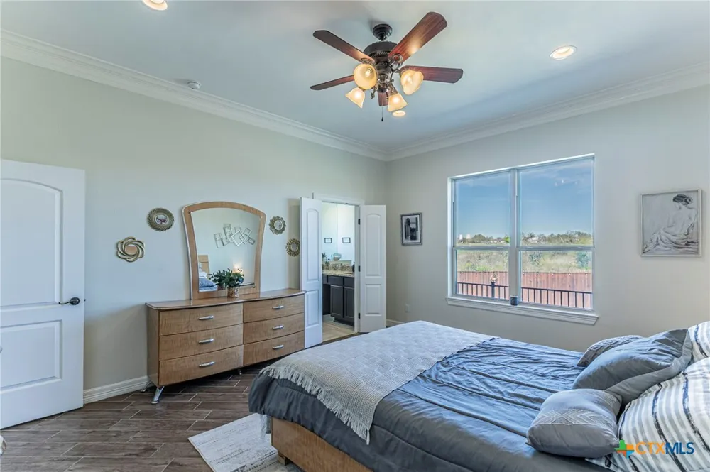 300 Magan Lane Jarrell, TX 76537