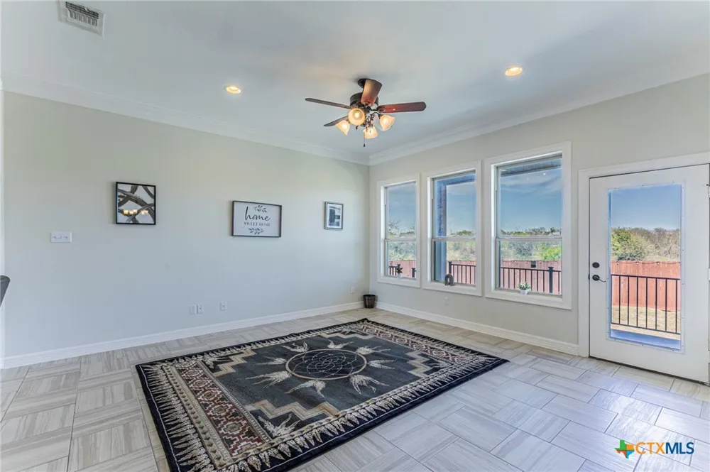 300 Magan Lane Jarrell, TX 76537