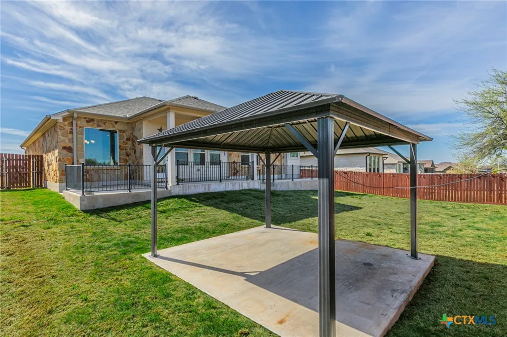 300 Magan Lane Jarrell, TX 76537