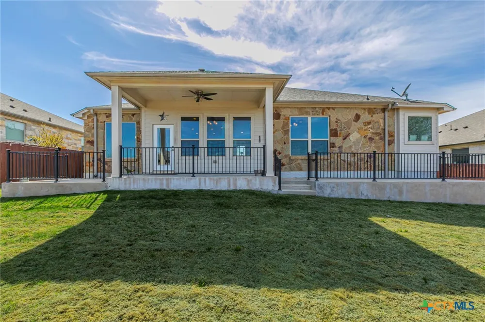 300 Magan Lane Jarrell, TX 76537