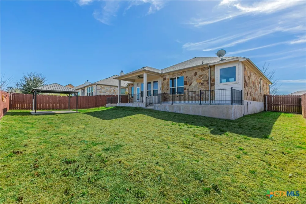 300 Magan Lane Jarrell, TX 76537