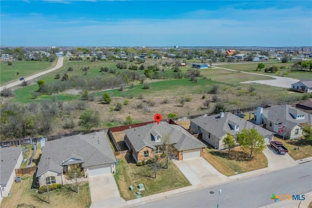 300 Magan Lane Jarrell, TX 76537