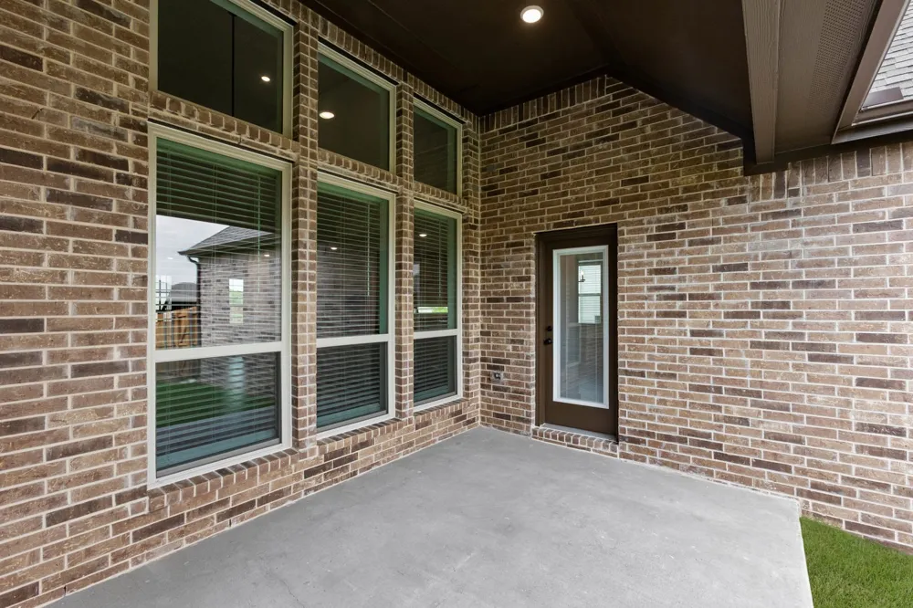 412 Newpark Boulevard DeSoto, TX 75115