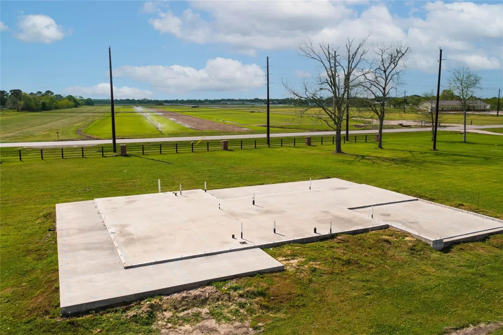 2703 Roeder Lane Crosby, TX 77532