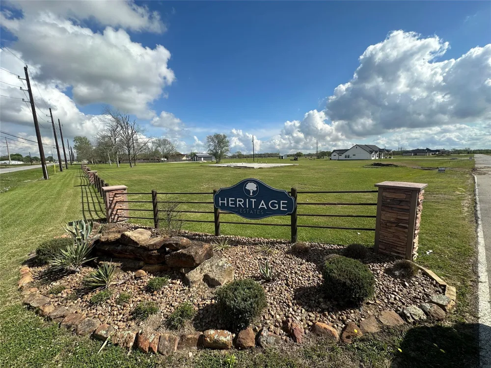 2703 Roeder Lane Crosby, TX 77532