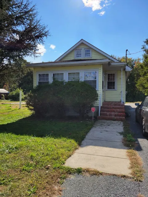 107 BROADWAY ST