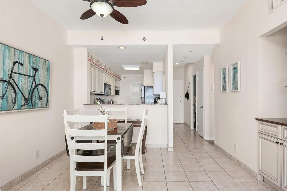 7700 Seawall Boulevard #611 Galveston, TX 77551