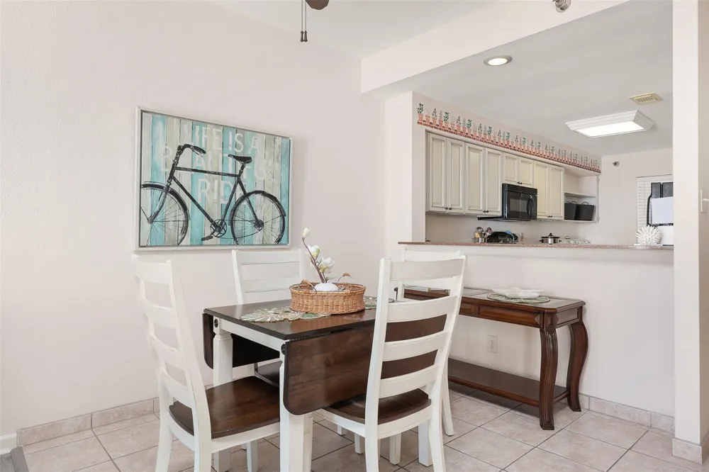 7700 Seawall Boulevard #611 Galveston, TX 77551