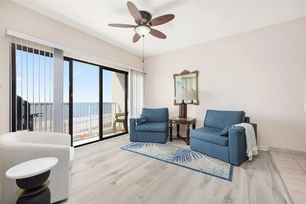 7700 Seawall Boulevard #611 Galveston, TX 77551