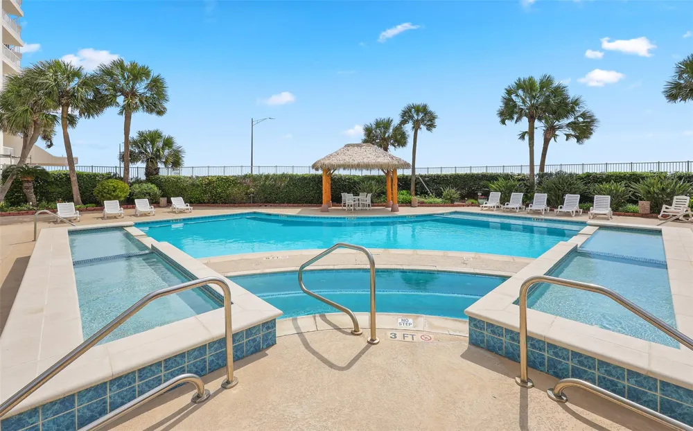 7700 Seawall Boulevard #611 Galveston, TX 77551