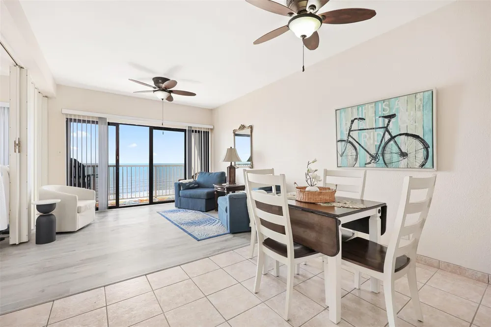 7700 Seawall Boulevard #611 Galveston, TX 77551