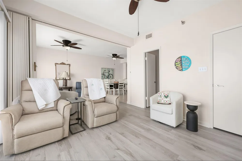 7700 Seawall Boulevard #611 Galveston, TX 77551