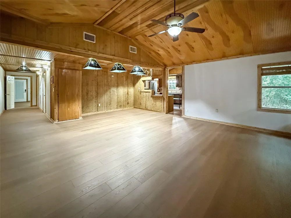 207 Arrowcrest Drive Brookeland, TX 75931