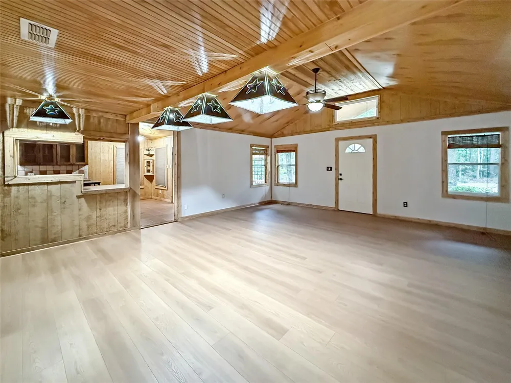 207 Arrowcrest Drive Brookeland, TX 75931