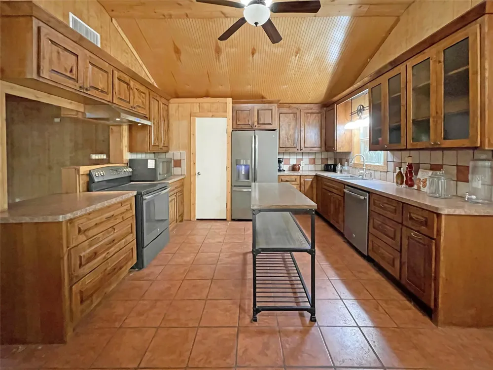 207 Arrowcrest Drive Brookeland, TX 75931
