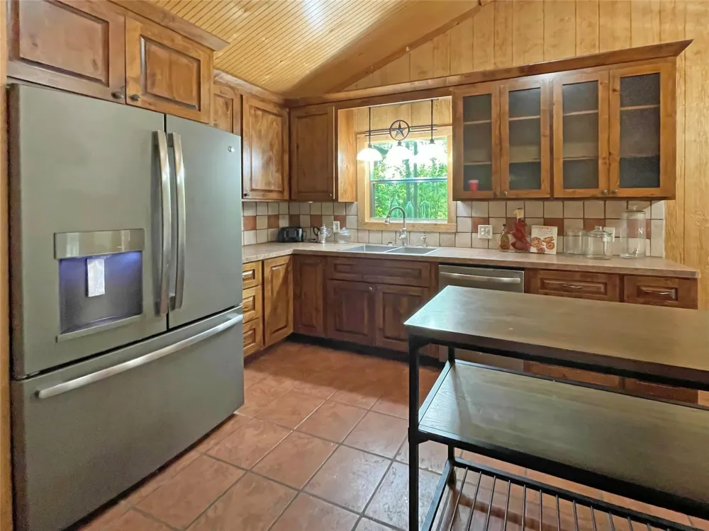 207 Arrowcrest Drive Brookeland, TX 75931