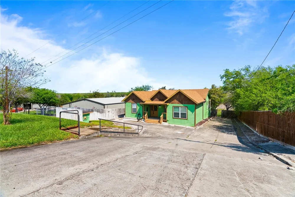 166 Cenesia Sandia, TX 78383