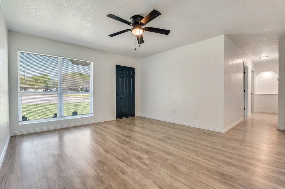 4625 Kyle Drive Balch Springs, TX 75180