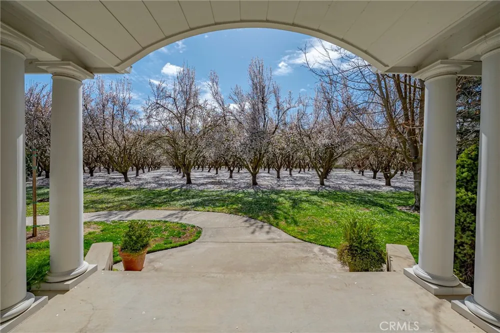 11126 Livingston Cressey Road Livingston, CA 95334
