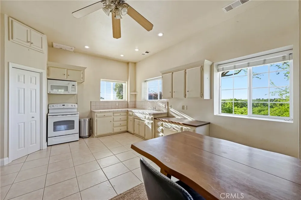11126 Livingston Cressey Road Livingston, CA 95334