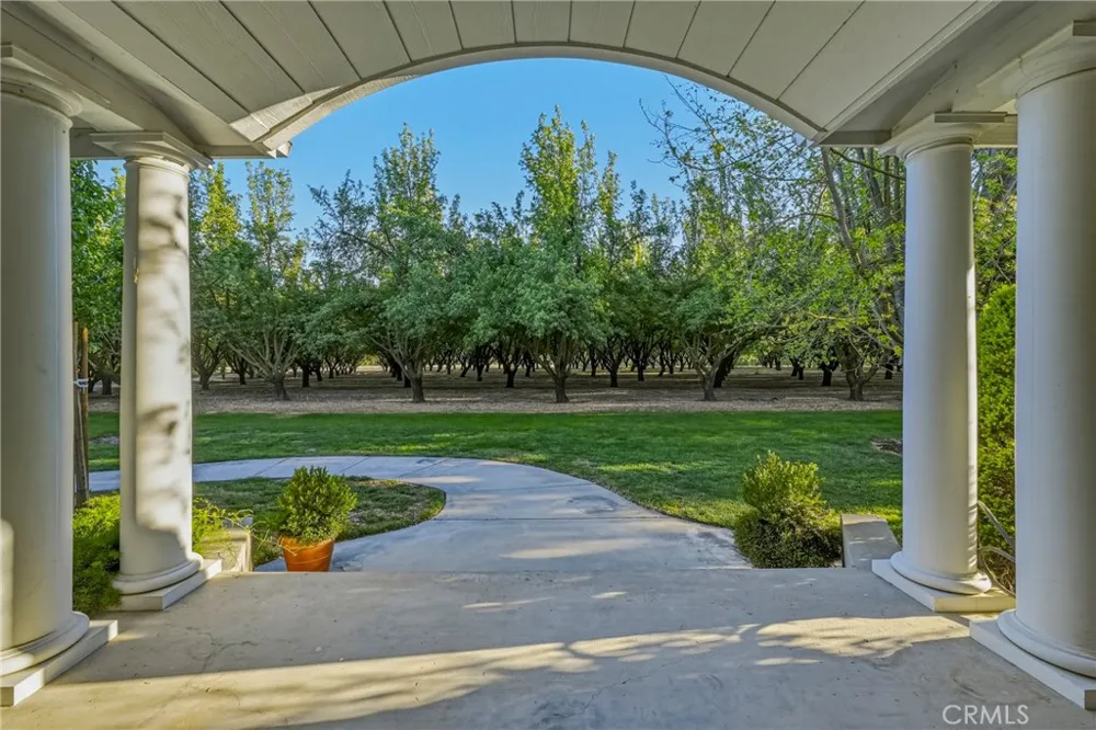 11126 Livingston Cressey Road Livingston, CA 95334