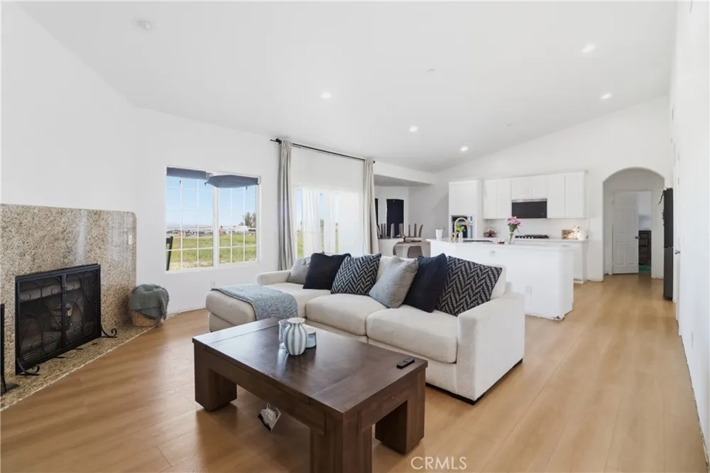 7576 Sunset Phelan, CA 92371