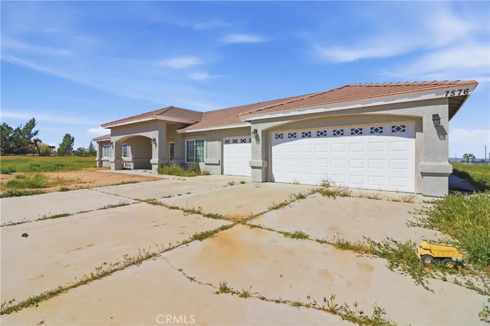 7576 Sunset Phelan, CA 92371