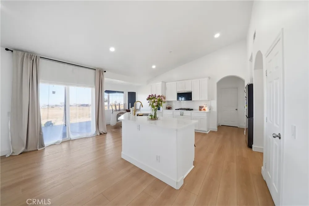 7576 Sunset Phelan, CA 92371