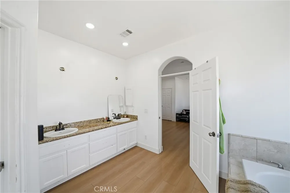 7576 Sunset Phelan, CA 92371