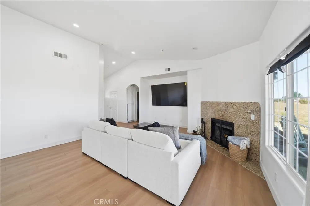 7576 Sunset Phelan, CA 92371
