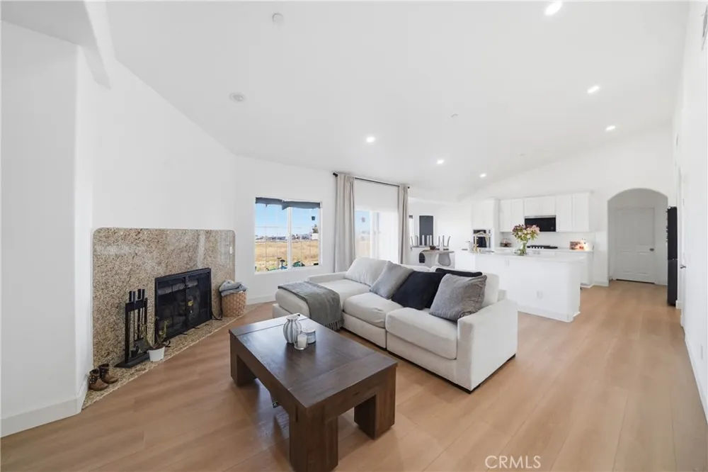 7576 Sunset Phelan, CA 92371
