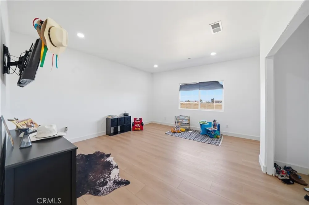 7576 Sunset Phelan, CA 92371