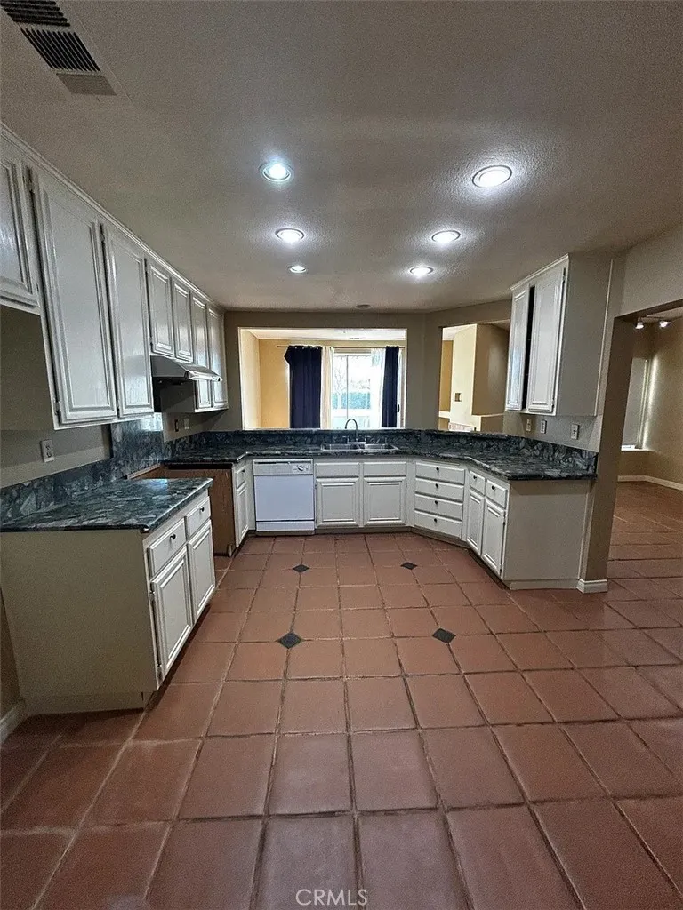 2230 Indigo Hills Drive #3 Corona, CA 92879