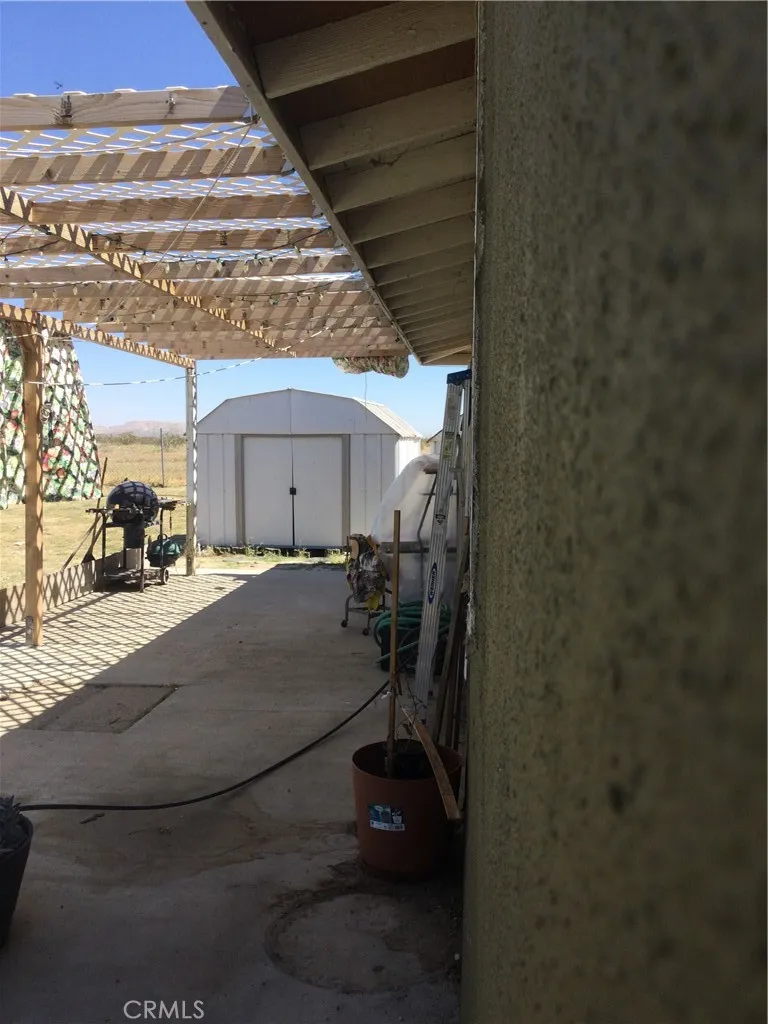 10345 E Palmdale Littlerock, CA 93591