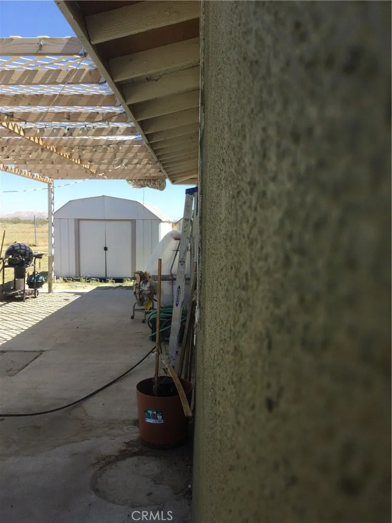 10345 E Palmdale Littlerock, CA 93591