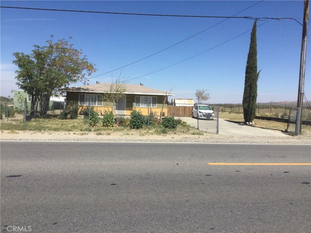 10345 E Palmdale Littlerock, CA 93591