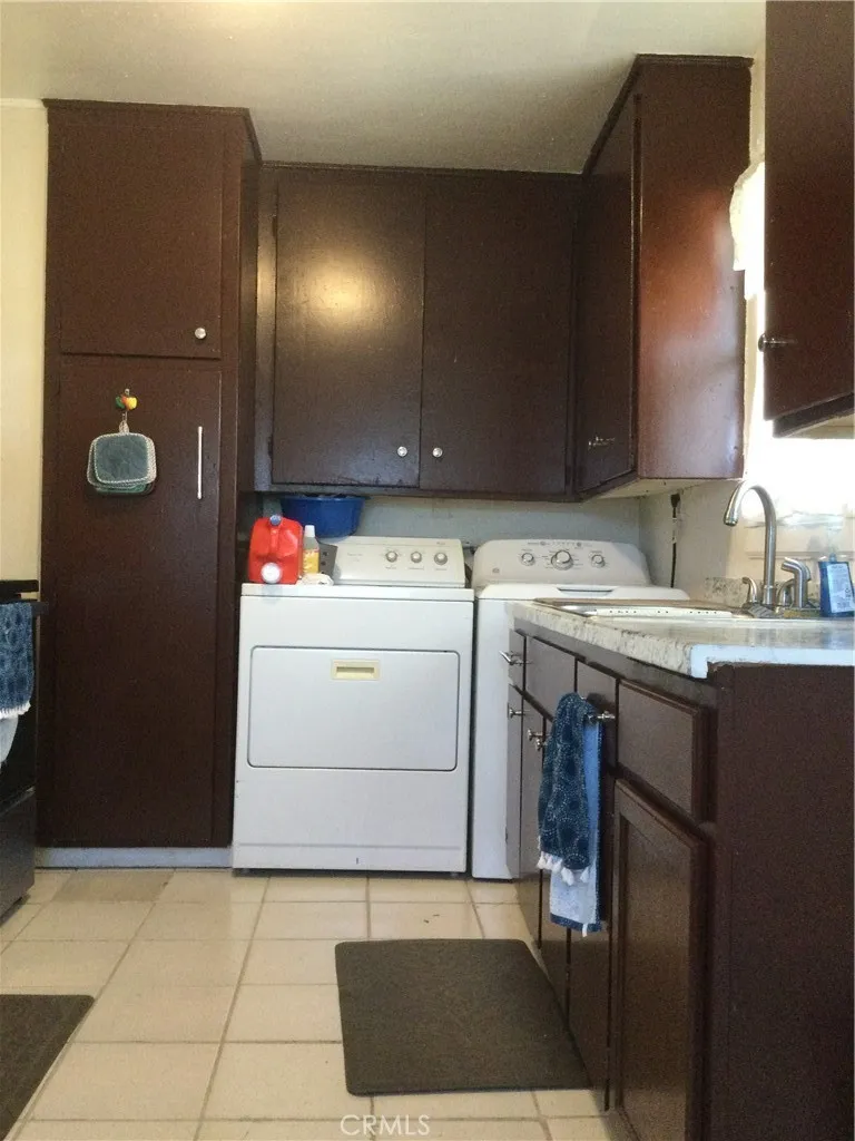10345 E Palmdale Littlerock, CA 93591
